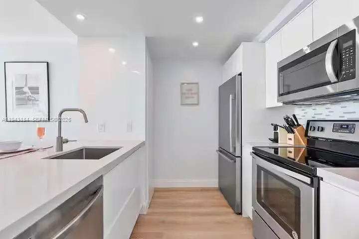 2889 Mcfarlane Rd #1614, Miami, FL 33133 - Image #2