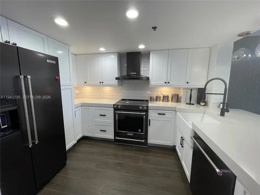 2555 Collins Ave #1409, Miami Beach, FL 33140 - Image #2