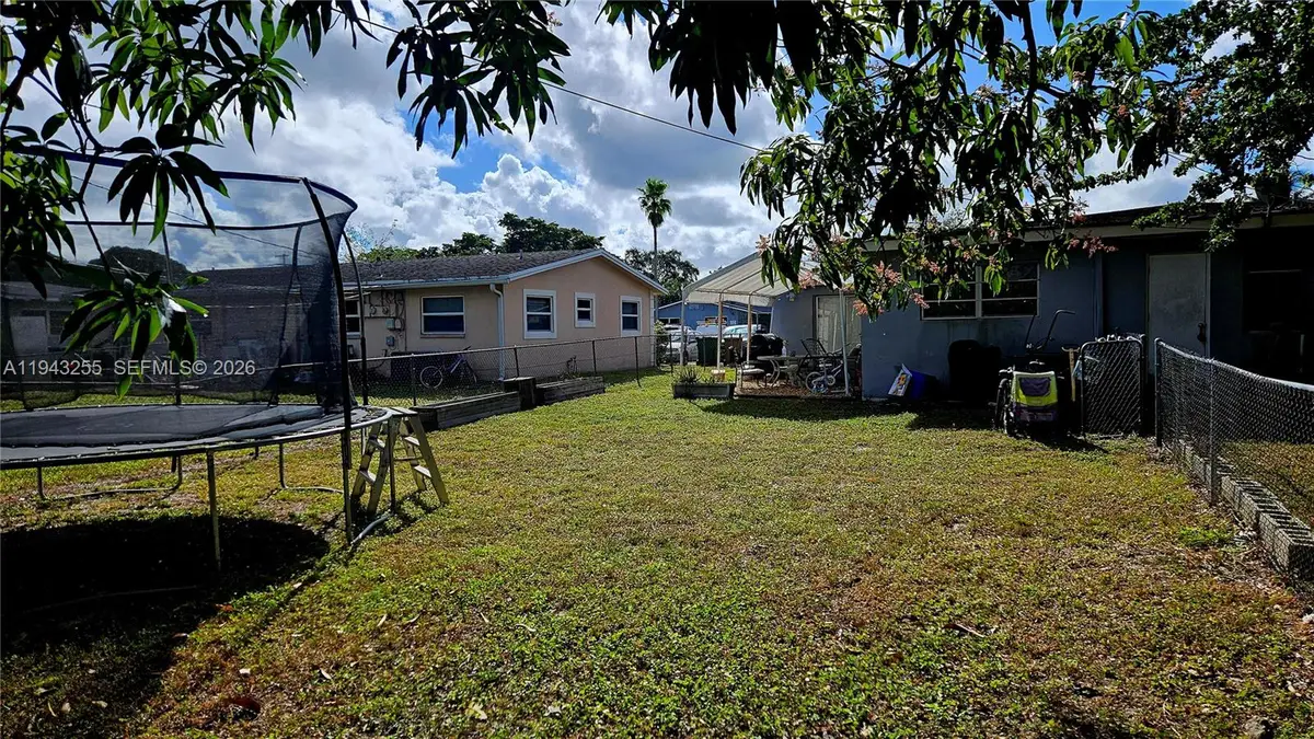 6141 SW 41st Ct, Davie, FL 33314 - Image #1