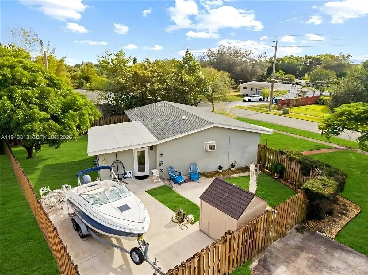 1864 SW 37th Ave, Fort Lauderdale, FL 33312 - #1