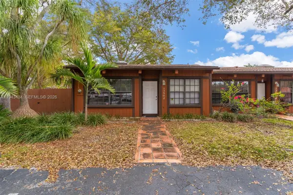 13502 SW 102nd Ln, Miami, FL 33186