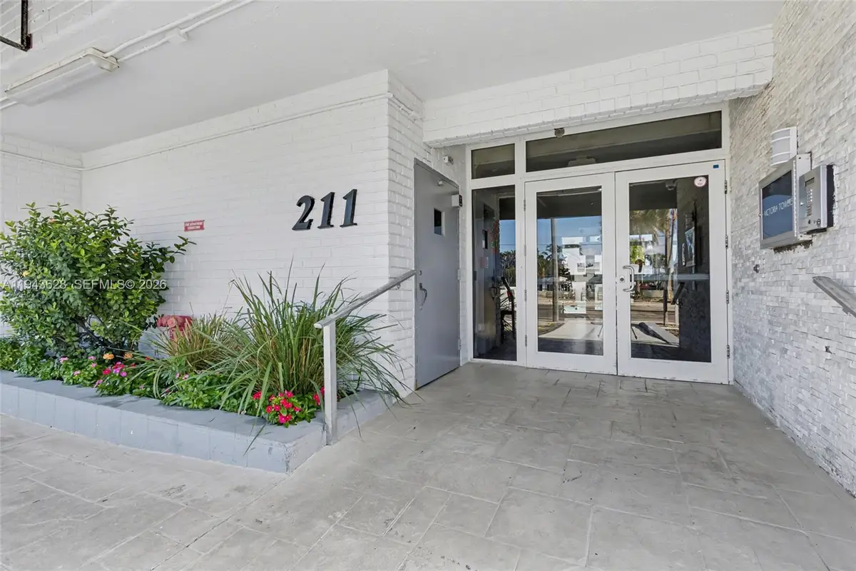 211 S Ocean Dr #205, Hollywood, FL 33019 - Image #1
