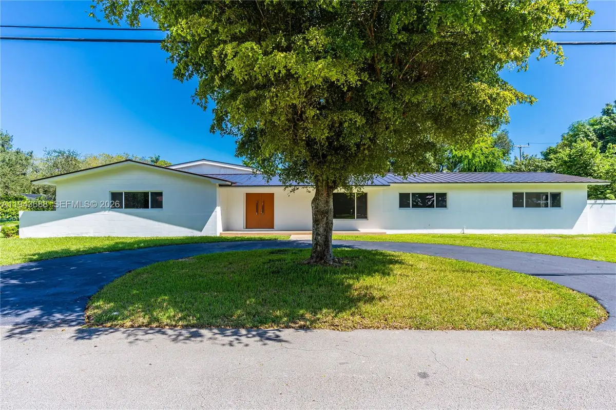 12525 SW 68th Ct, Pinecrest, FL 33156 - Image #1