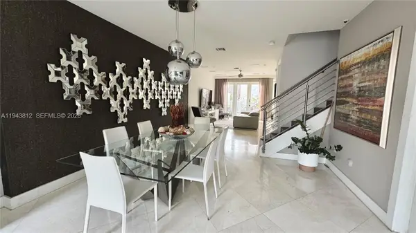 6428 NW 105th Pl, Doral, FL 33178