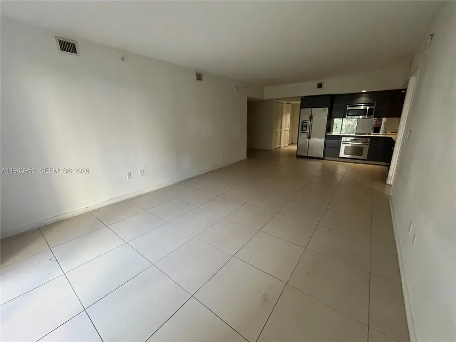 31 SE 6th St #407, Miami, FL 33131 - Image #3