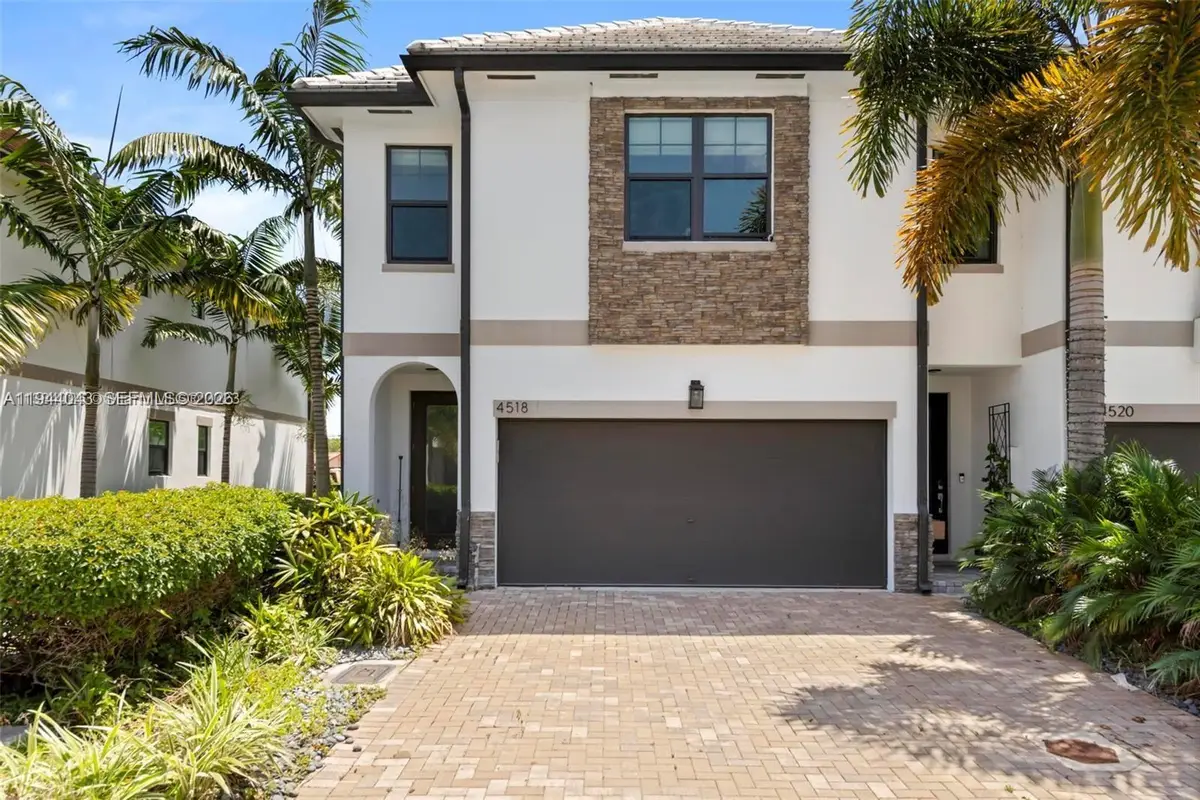 4518 E Aqua Bella Ln, Dania Beach, FL 33312 - Image #1