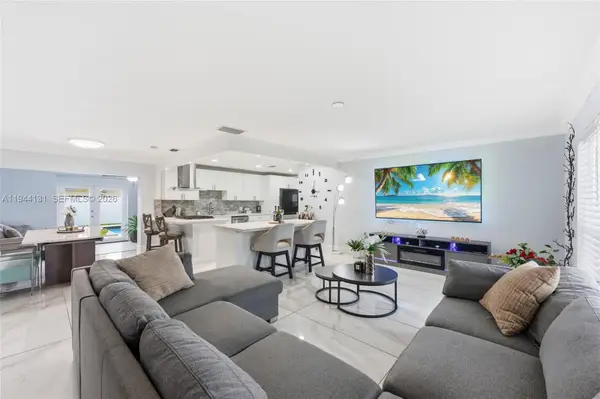 9771 NW 24th Pl, Sunrise, FL 33322