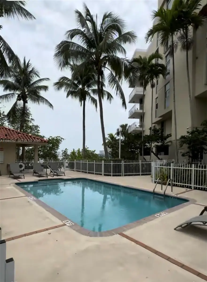 16590 NE 26th Ave #402, North Miami Beach, FL 33160 - Image #2