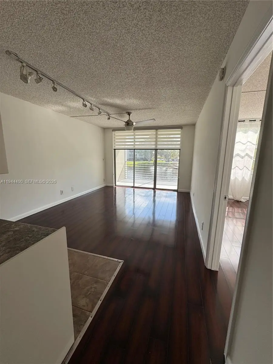 9330 Lagoon Pl #201, Davie, FL 33324 - Image #3