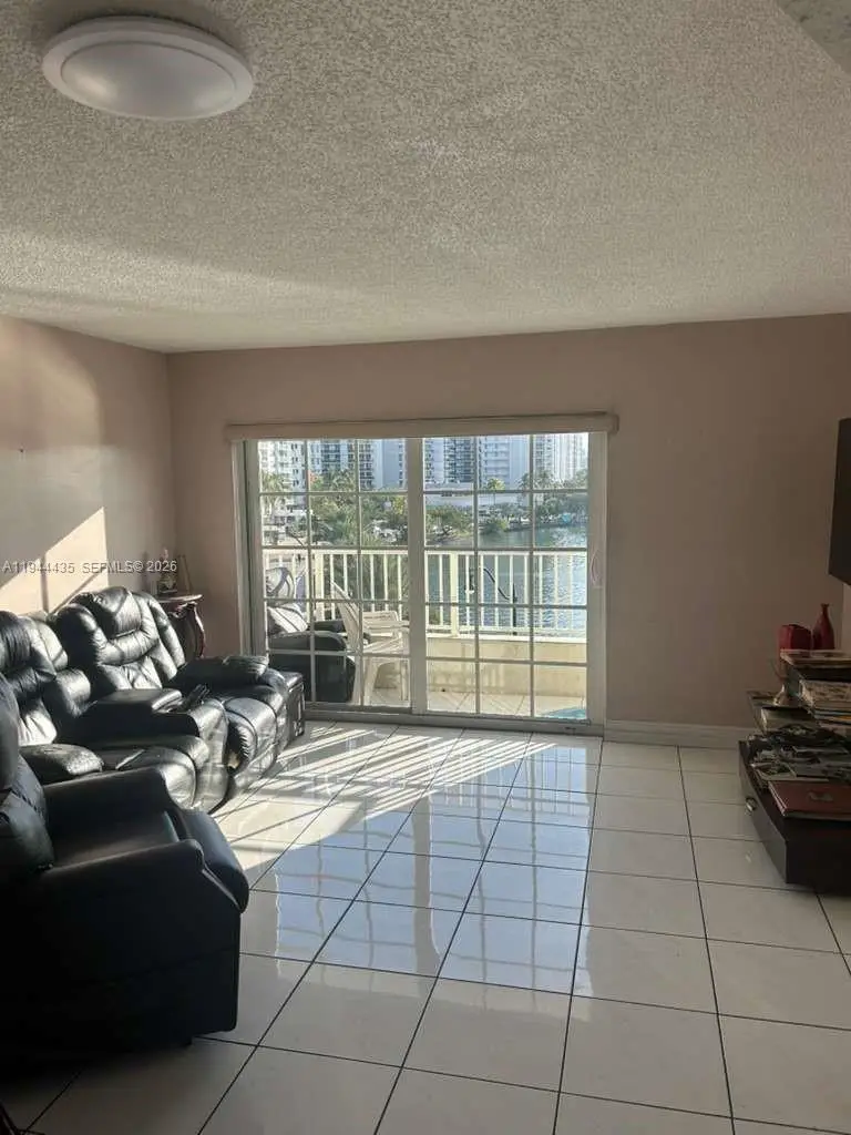 2600 Collins #508, Miami Beach, FL 33140 - Image #2
