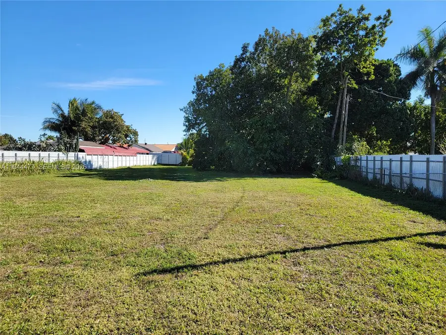 3895 W 2nd Ave, Hialeah, FL 33012 - #2