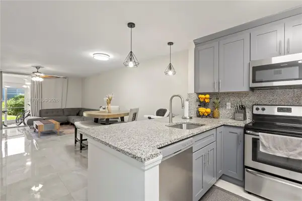 400 SE 10th St #103, Deerfield Beach, FL 33441