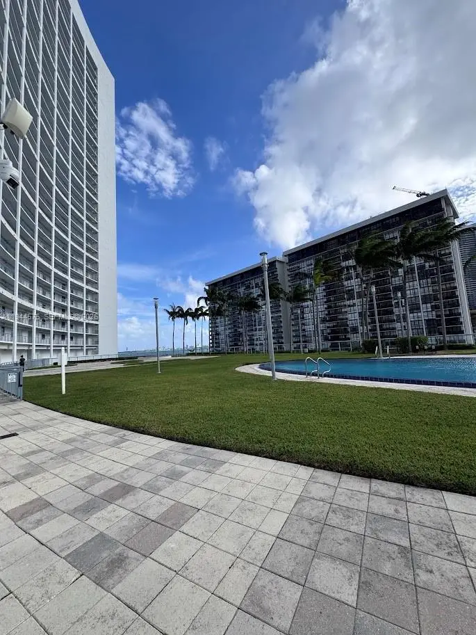 601 NE 36th St #1311, Miami, FL 33137 - Image #1