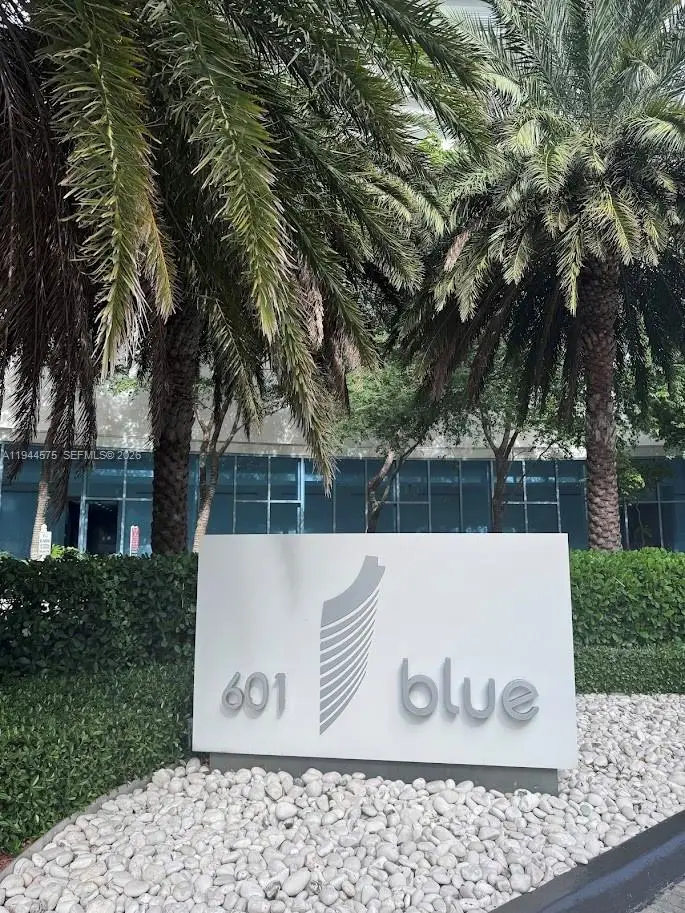 601 NE 36th St #1311, Miami, FL 33137 - Image #2