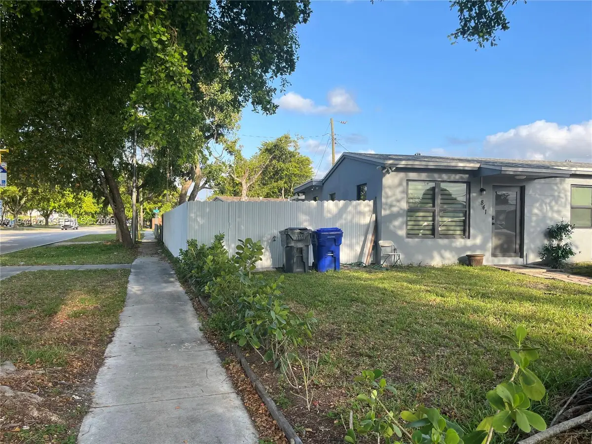 841 N 69th Ave, Hollywood, FL 33024 - #1