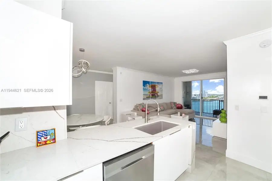 17150 N Bay #2905, Sunny Isles Beach, FL 33160 - Image #3
