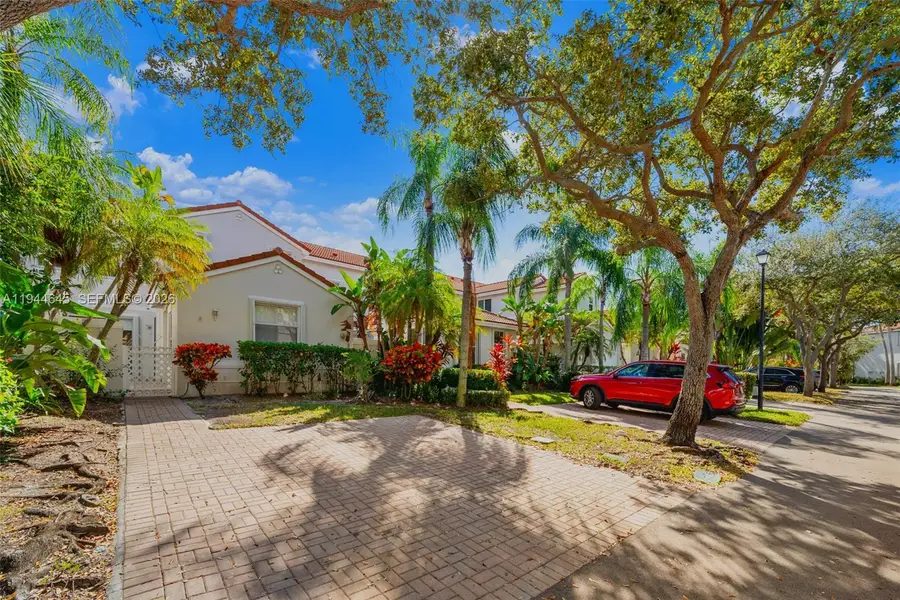 1551 Seagrape Way, Hollywood, FL 33019 - Image #3