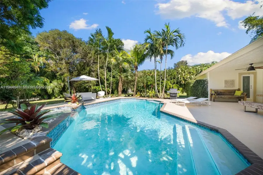 6411 SW 185th Way, Southwest Ranches, FL 33332 - Image #2