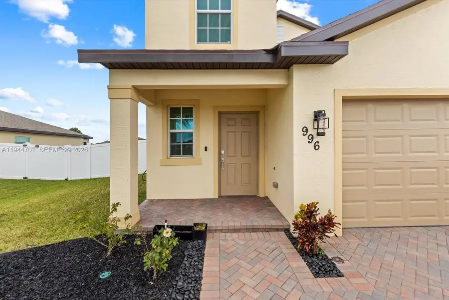 996 Bent Creek Dr, Fort Pierce, FL 34947 - Image #3