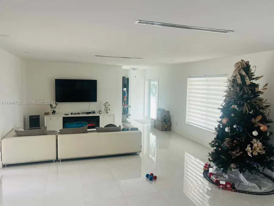 Address Withheld By Seller, Miami, FL 33157 - #3