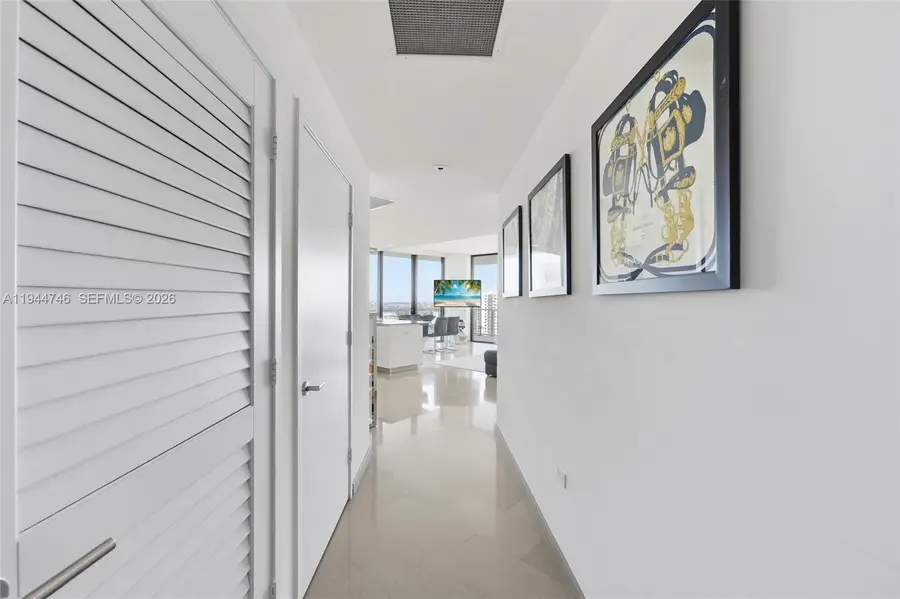 88 SW 7th St #2302, Miami, FL 33130 - Image #3