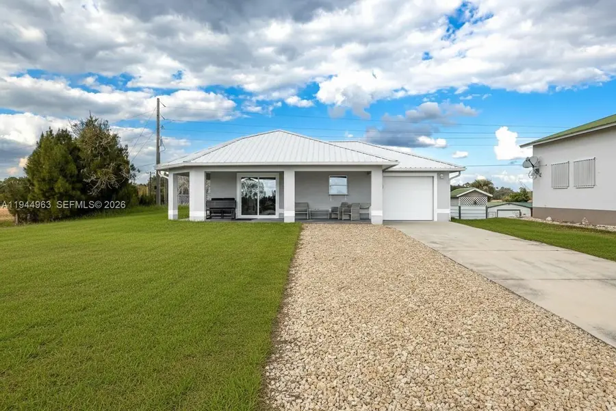 1053 SW Lock Ln, Moore Haven, FL 33471 - #2