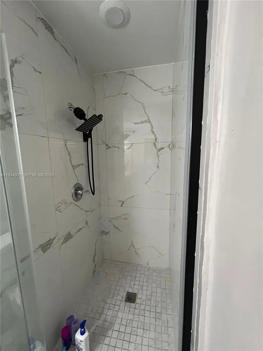 7402 NW 75th St, Tamarac, FL 33321 - Image #2