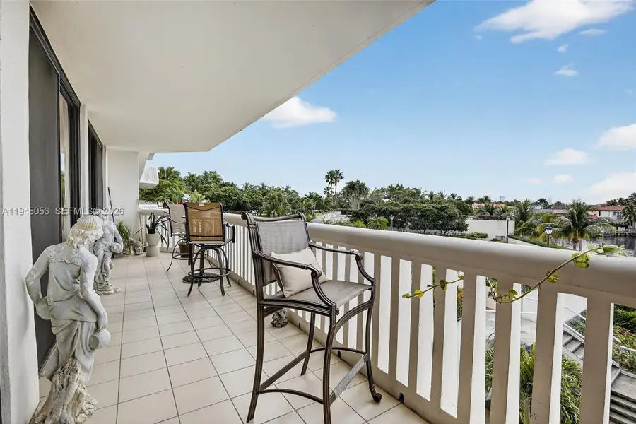 1000 Island Blvd #312, Aventura, FL 33160 - #3