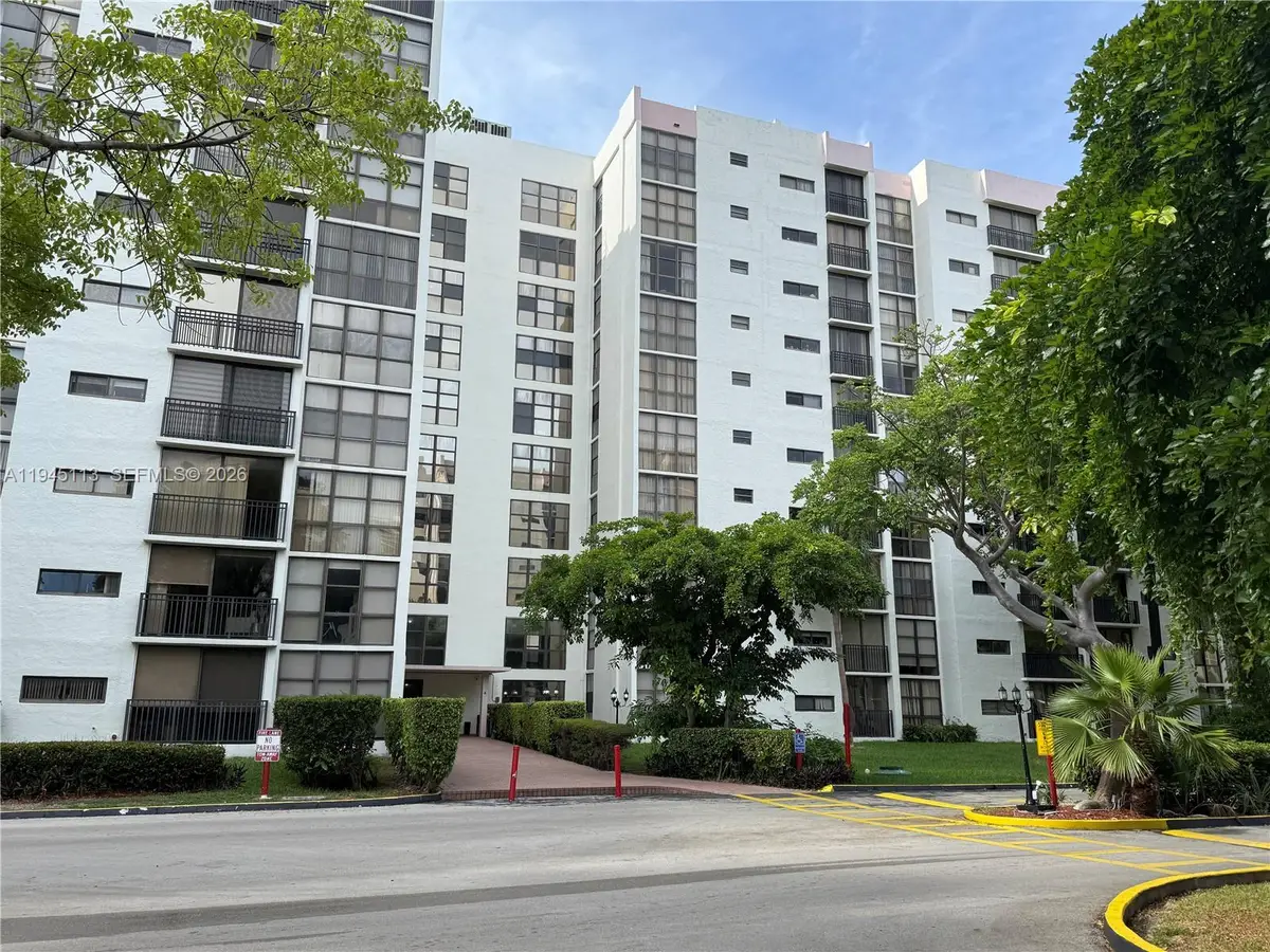 17021 N Bay Rd #222, Sunny Isles Beach, FL 33160 - Image #1