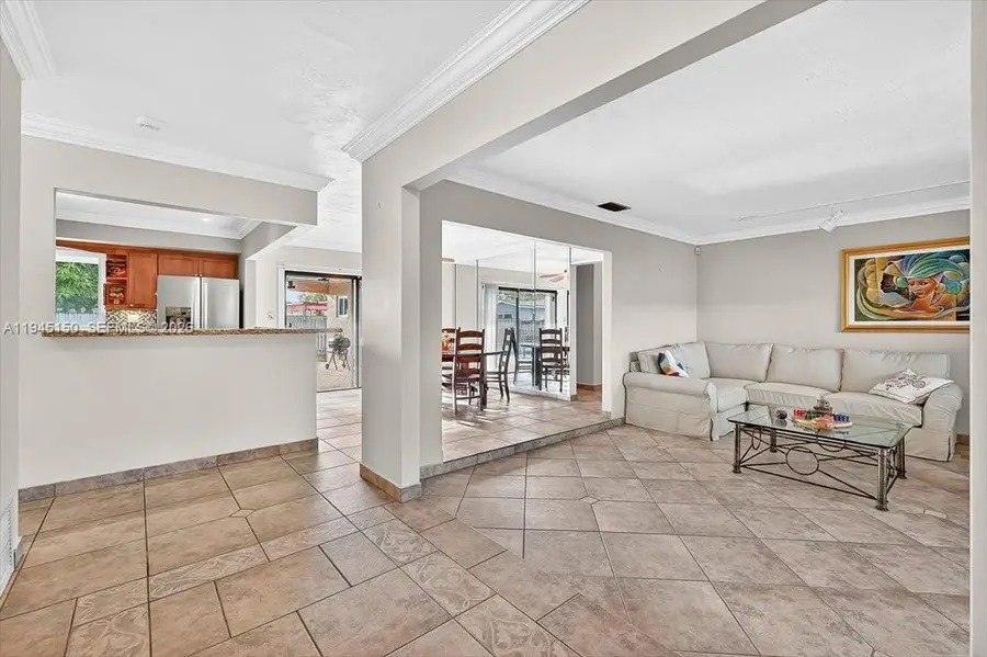 1621 Nw 110 Ter, Pembroke Pines, FL 33026 - Image #3