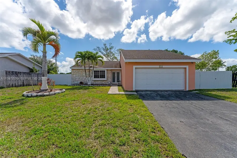 1747 N Goldeneye Ln, Homestead, FL 33035 - Image #3