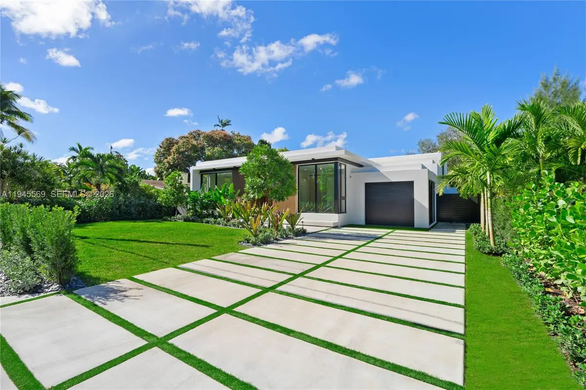 11636 NE 7th Ave, Biscayne Park, FL 33161 - Image #1