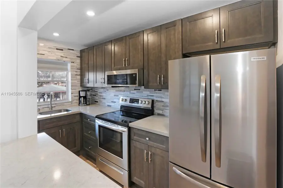 5300 Washington St #E207, Hollywood, FL 33021 - Image #2