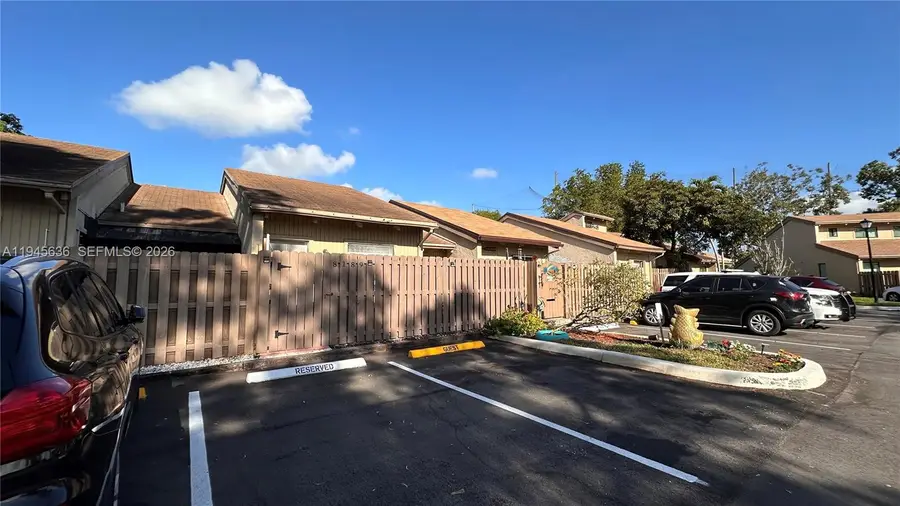 8189 SW 24th St #8189, Davie, FL 33324 - Image #2