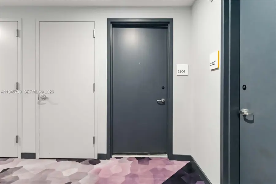 227 NE 2nd St #2506, Miami, FL 33132 - Image #2