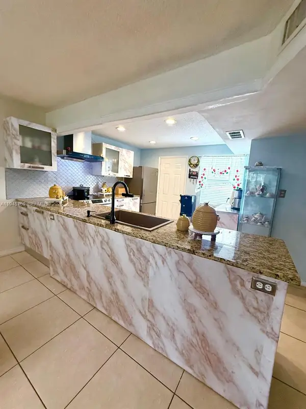 1601 NE 191st St #B403, Miami, FL 33179