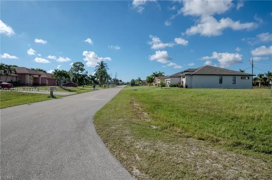 4328 SW 20th Pl, Cape Coral, FL 33914 - Image #2