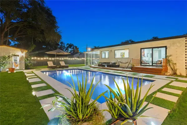 1106 NE 119th St, Biscayne Park, FL 33161