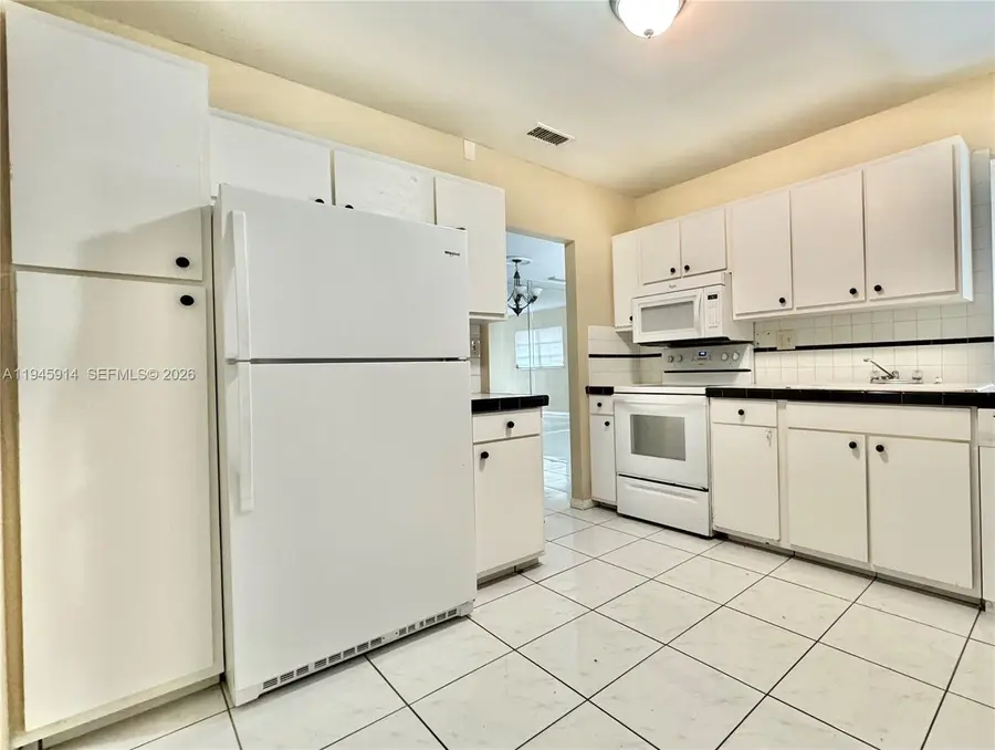 2500 SW 81st Ave #401, Davie, FL 33324 - Image #2