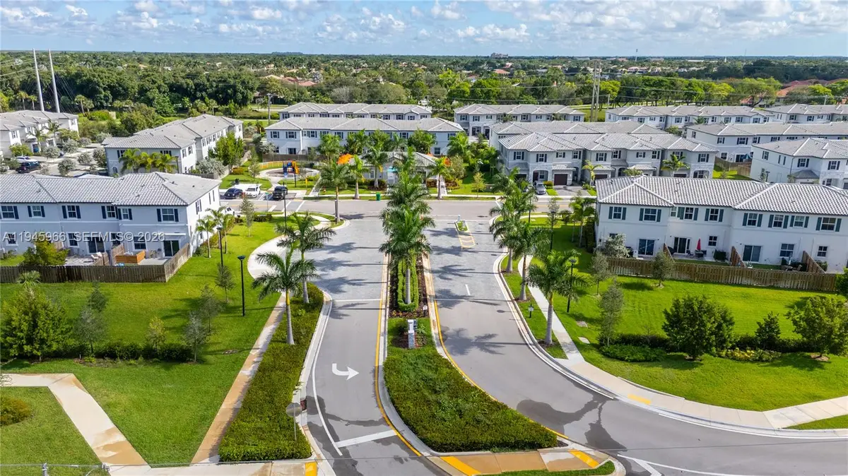 12022 NW 46th St, Coral Springs, FL 33076 - Image #1