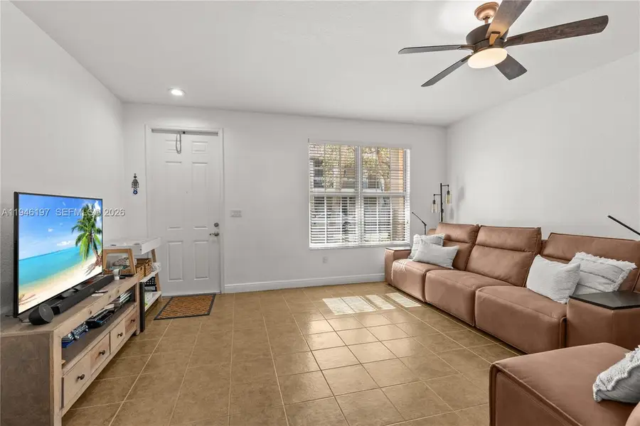 14725 SW 11th St, Pembroke Pines, FL 33027 - Image #3