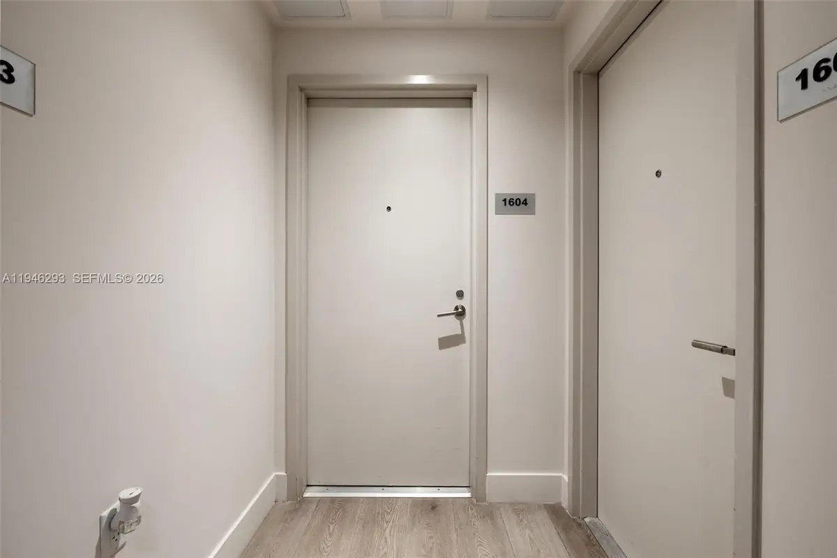 239 SW 9th St #1604, Miami, FL 33130 - Image #1