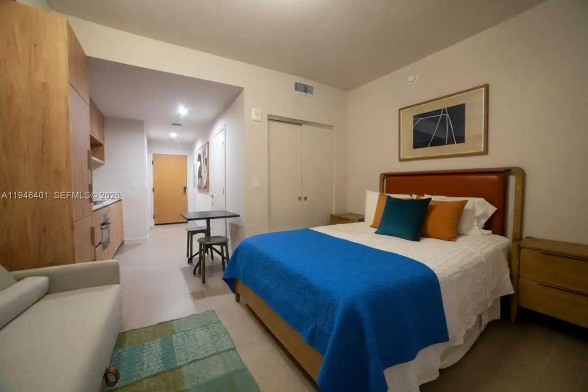 11 NE 6th #1908, Miami, FL 33132 - Image #1