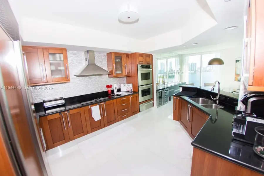 3301 NE 183rd St #902, Aventura, FL 33160 - #2