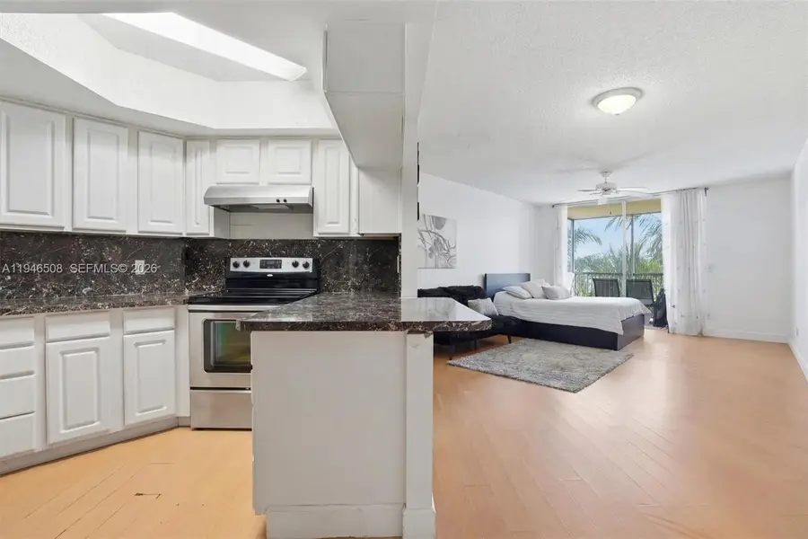 8363 Lake Dr #503, Doral, FL 33166 - Image #2