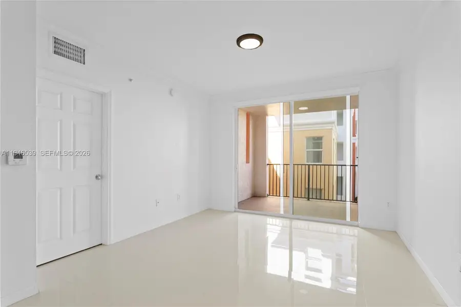 17100 N Bay Rd #1210, Sunny Isles Beach, FL 33160 - Image #2