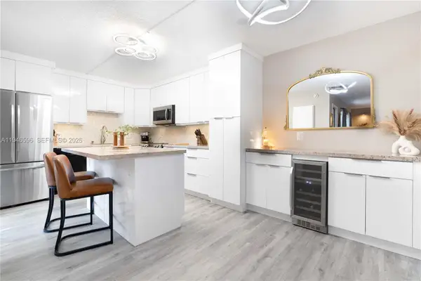 9844 NW 6th Ct, Plantation, FL 33324