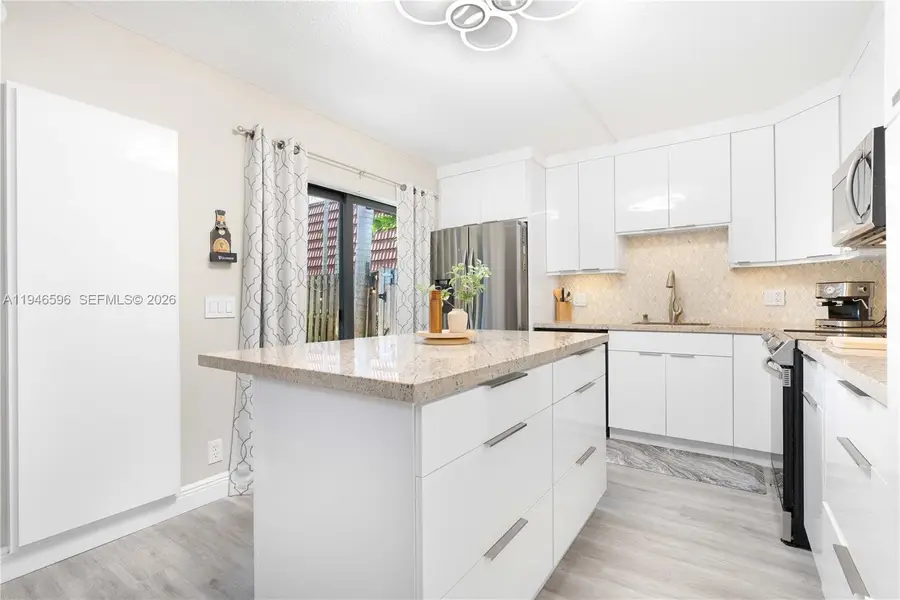 9844 NW 6th Ct, Plantation, FL 33324 - #2