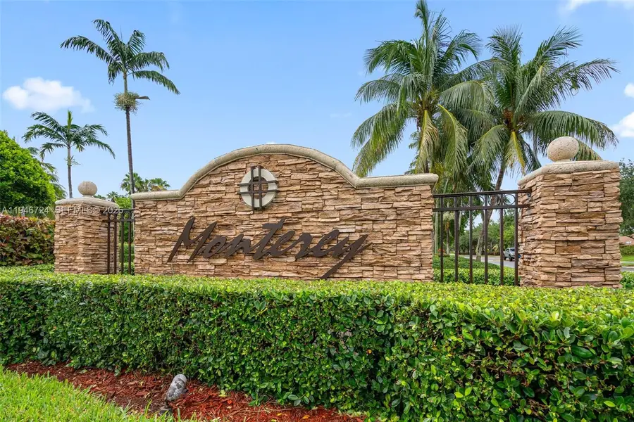 945 NE 34th Ave #103, Homestead, FL 33033 - Image #2