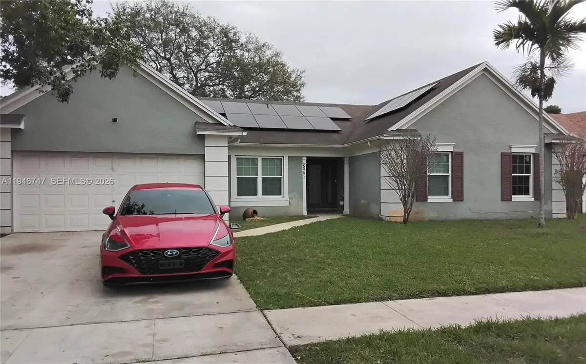 9551 Ashley Dr, Miramar, FL 33025 - Image #1
